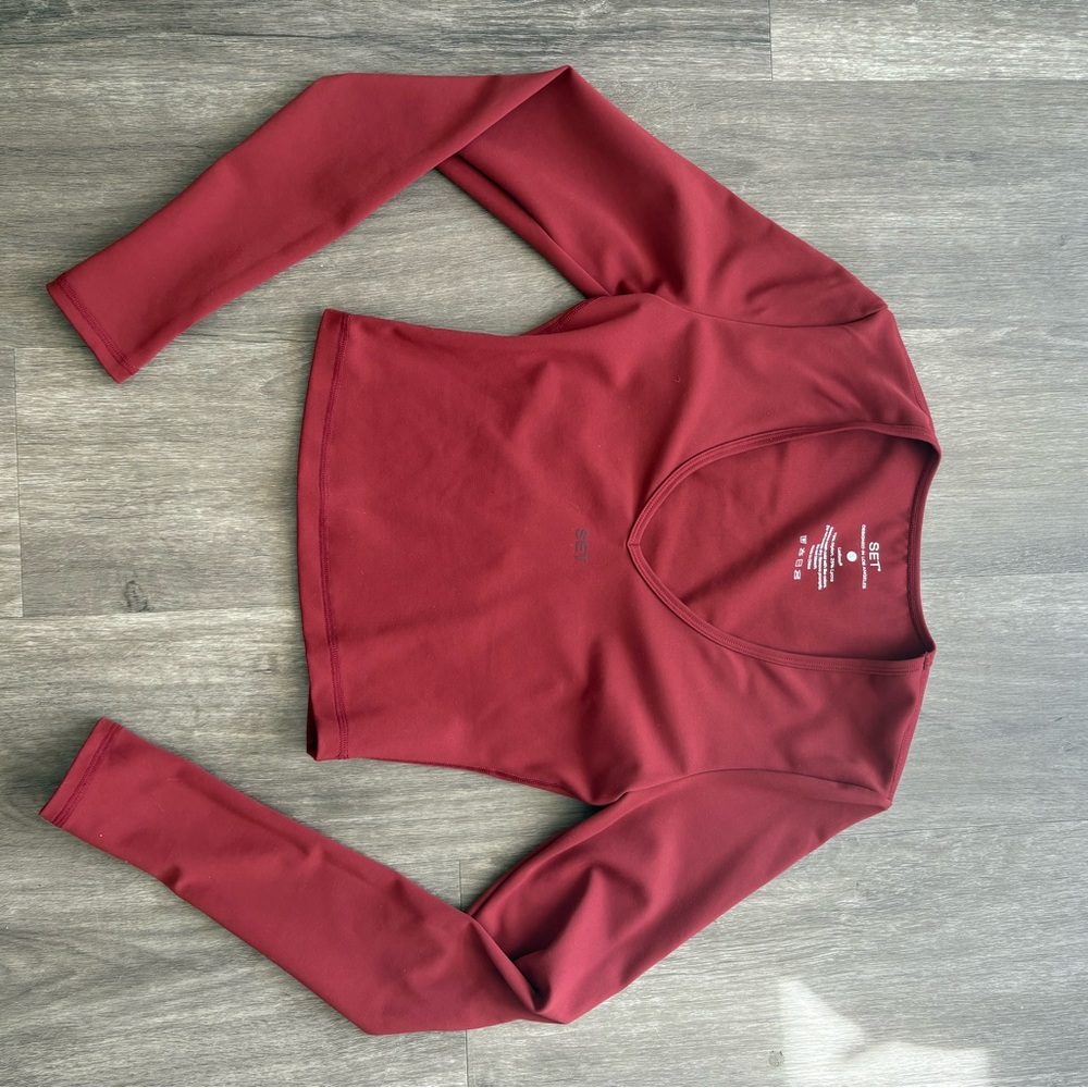 SET Active Women's Long Sleeve V-Neck Top in Burgundy
